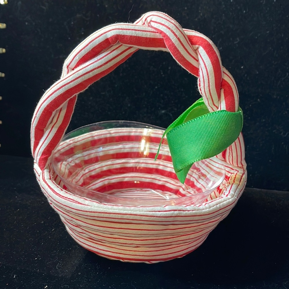 Avon (Vtg) Edible Expressions Peppermint Twist Basket (no peppermints) Cloth